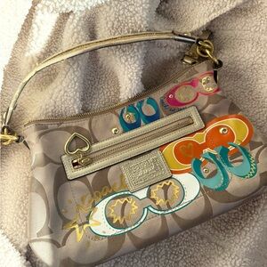 Coach Vintage Y2K Daisy Poppy C Applique Hobo Bag